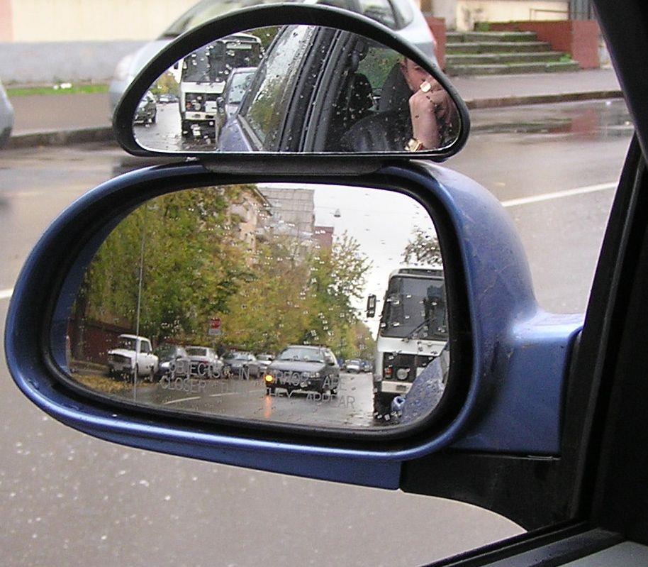 Правильно настроенные зеркала в машине фото