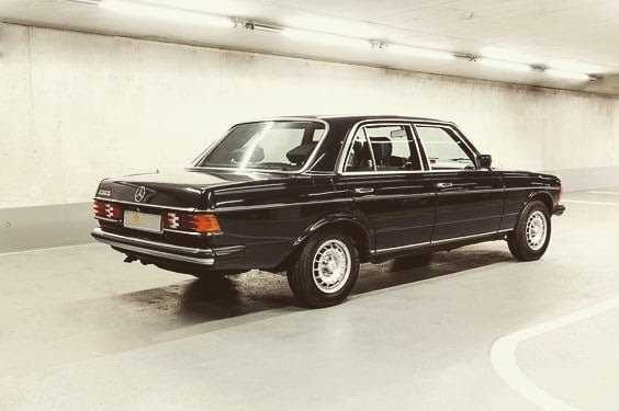 Автомобільна легенда - Mercedes-Benz W123