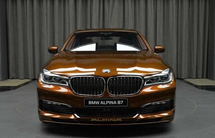 BMW Alpina B7 в незвичайному кольорі вперше продемонстровано в Абу-Дабі
