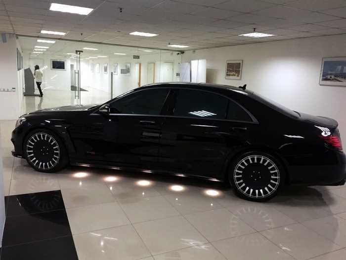 Брутальний Mercedes-Benz S63 AMG, який допрацювали найкращі дизайнери світу.
