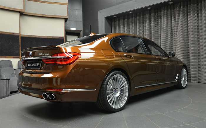 BMW Alpina B7 в незвичайному кольорі вперше продемонстровано в Абу-Дабі