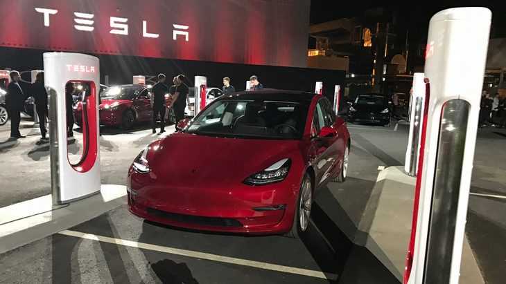 Tesla почала випуск «дешевої» Model 3
