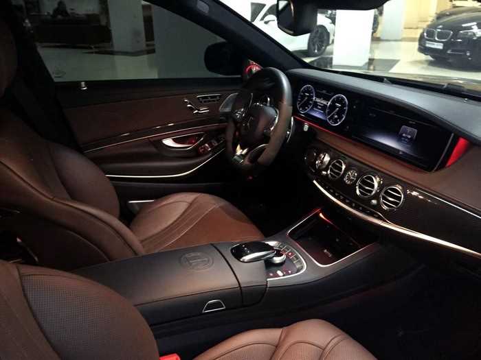 Брутальний Mercedes-Benz S63 AMG, який допрацювали найкращі дизайнери світу.