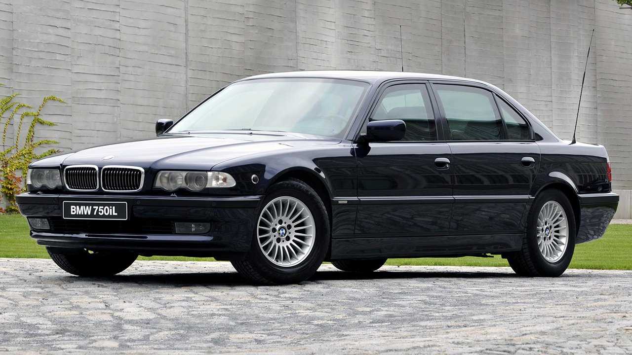 Як купити якісну легенду - BMW 7 Series E38 з пробігом?