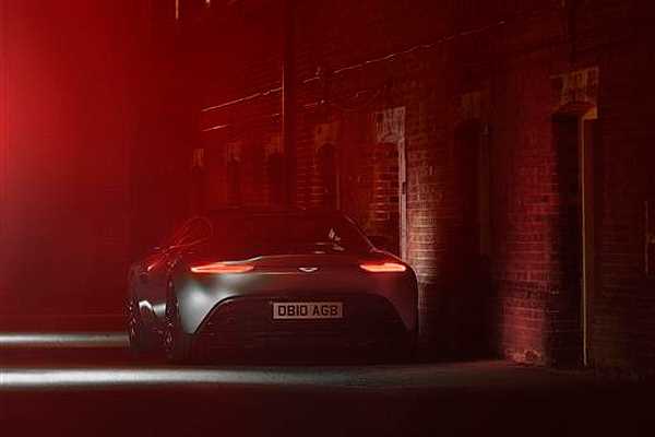 Aston Martin DB10 Джеймса Бонда продадуть за 2,1 мільйона доларів